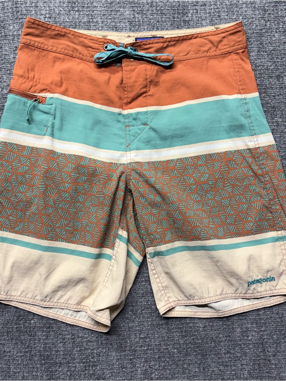 Patagonia Shorts Men 30 Striped Wavefarer Boardshorts Swim Trunk Nylon Quick Dry